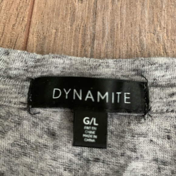 FREE WITH PURCHASE ☀️ Gray t-shirt with black lace details - Picture 4 of 5